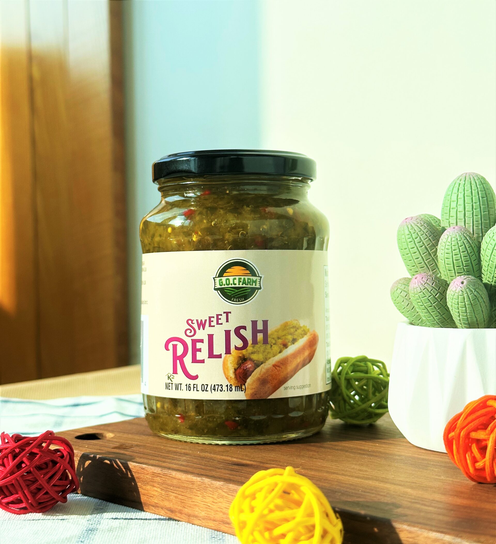 Sweet relish (with sugar) or Dill relish (without sugar)